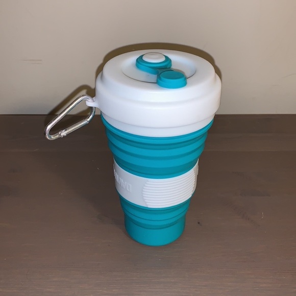 🆕 David’s Tea Teal and White Collapsible Silicone Iced Tea Cup with Carabiner - Picture 6 of 10